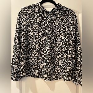 Banana republic black white floral High neck blouse NWT small